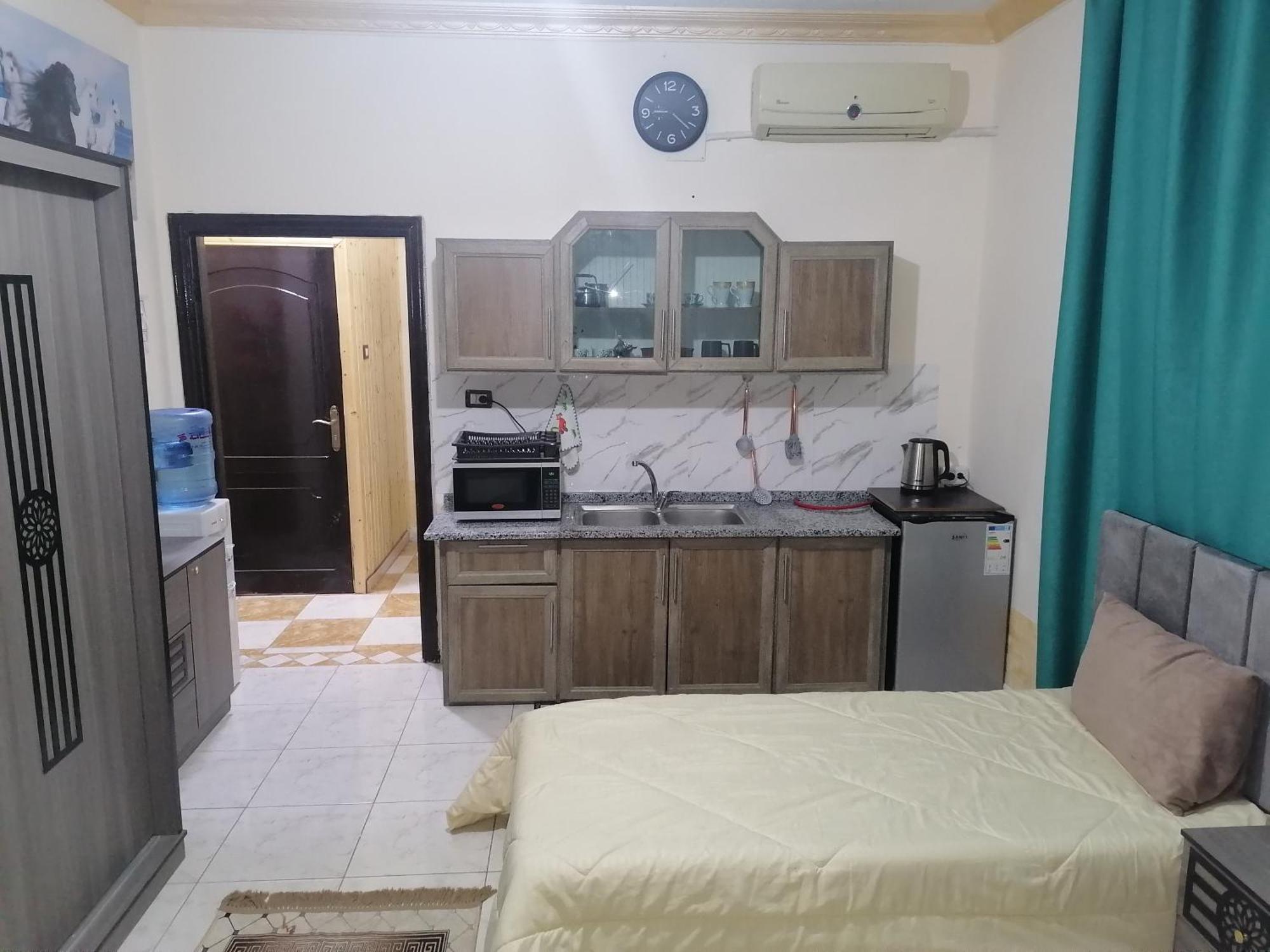 Yaso Roof & Apartments Аман Екстериор снимка