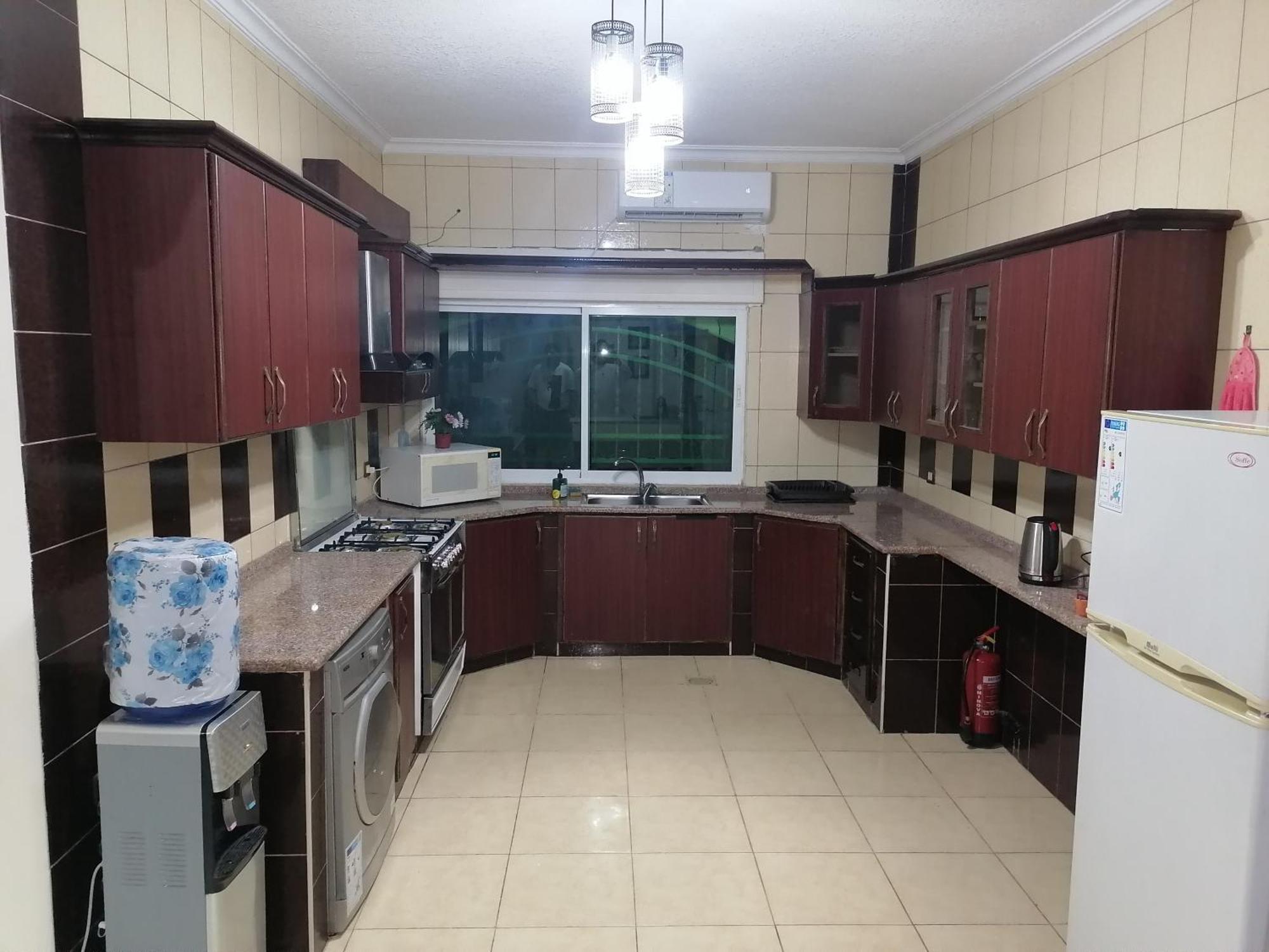 Yaso Roof & Apartments Аман Екстериор снимка