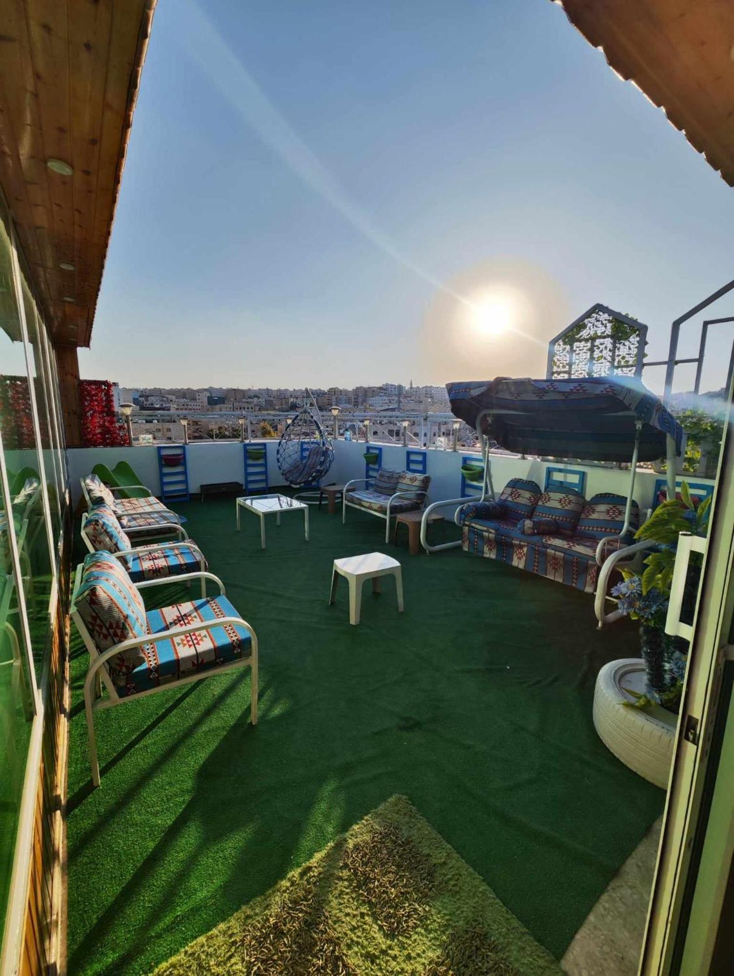 Yaso Roof & Apartments Аман Екстериор снимка