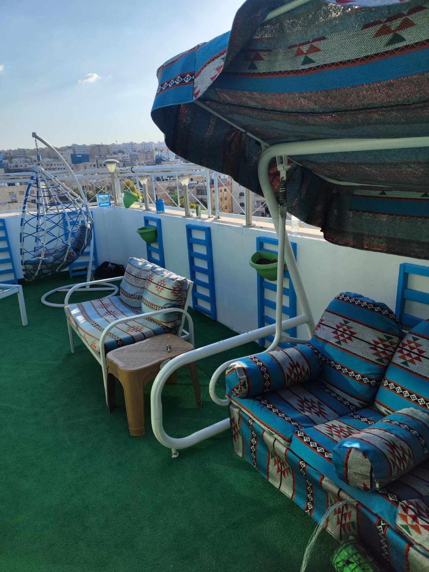 Yaso Roof & Apartments Аман Екстериор снимка