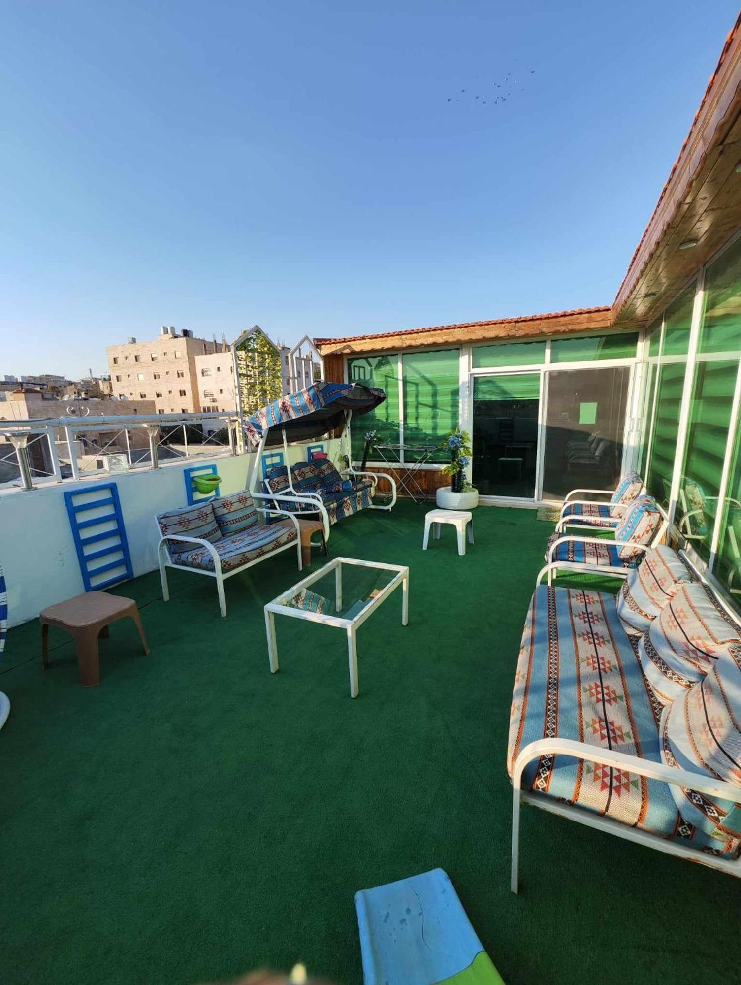Yaso Roof & Apartments Аман Екстериор снимка