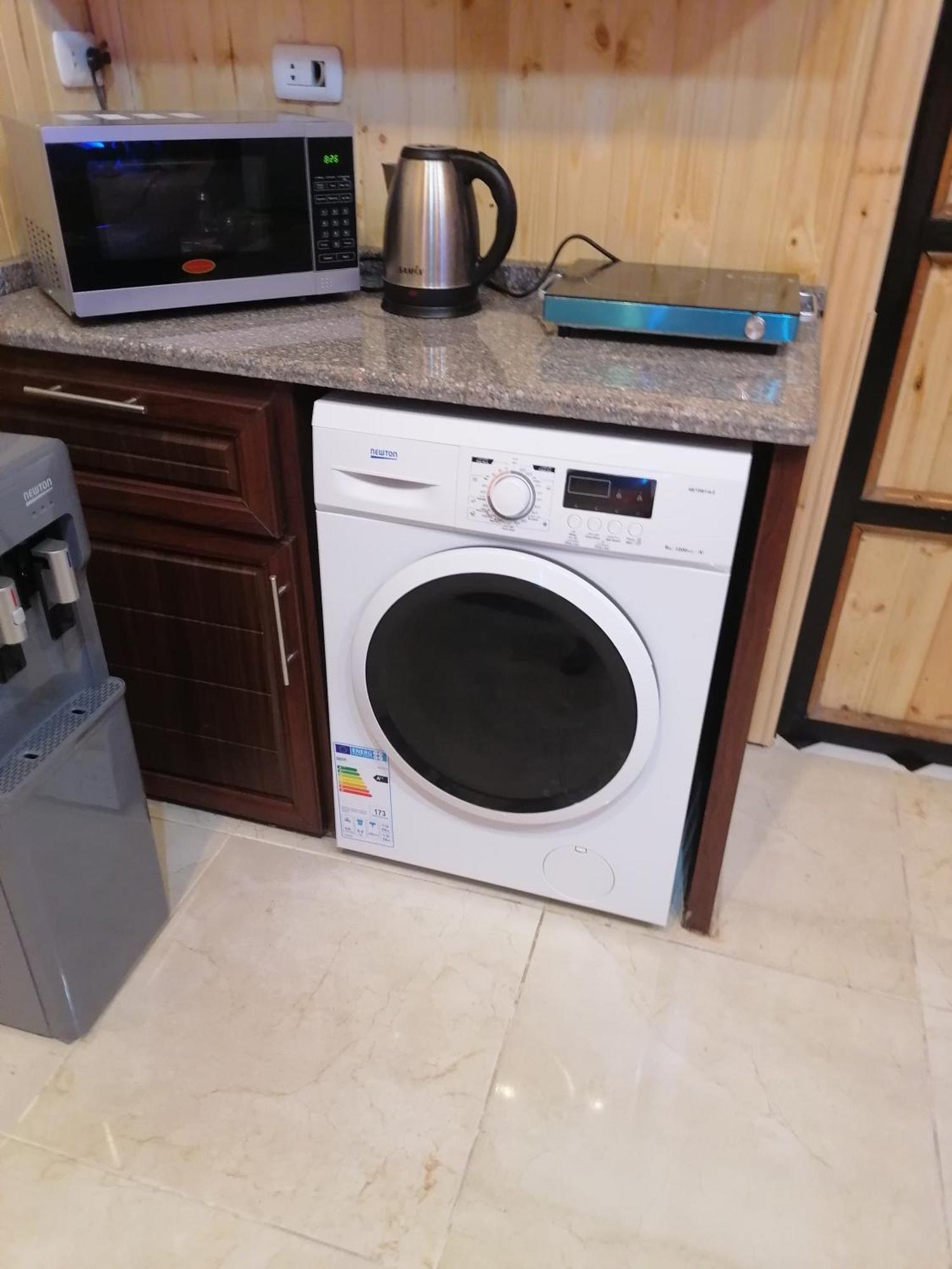 Yaso Roof & Apartments Аман Екстериор снимка