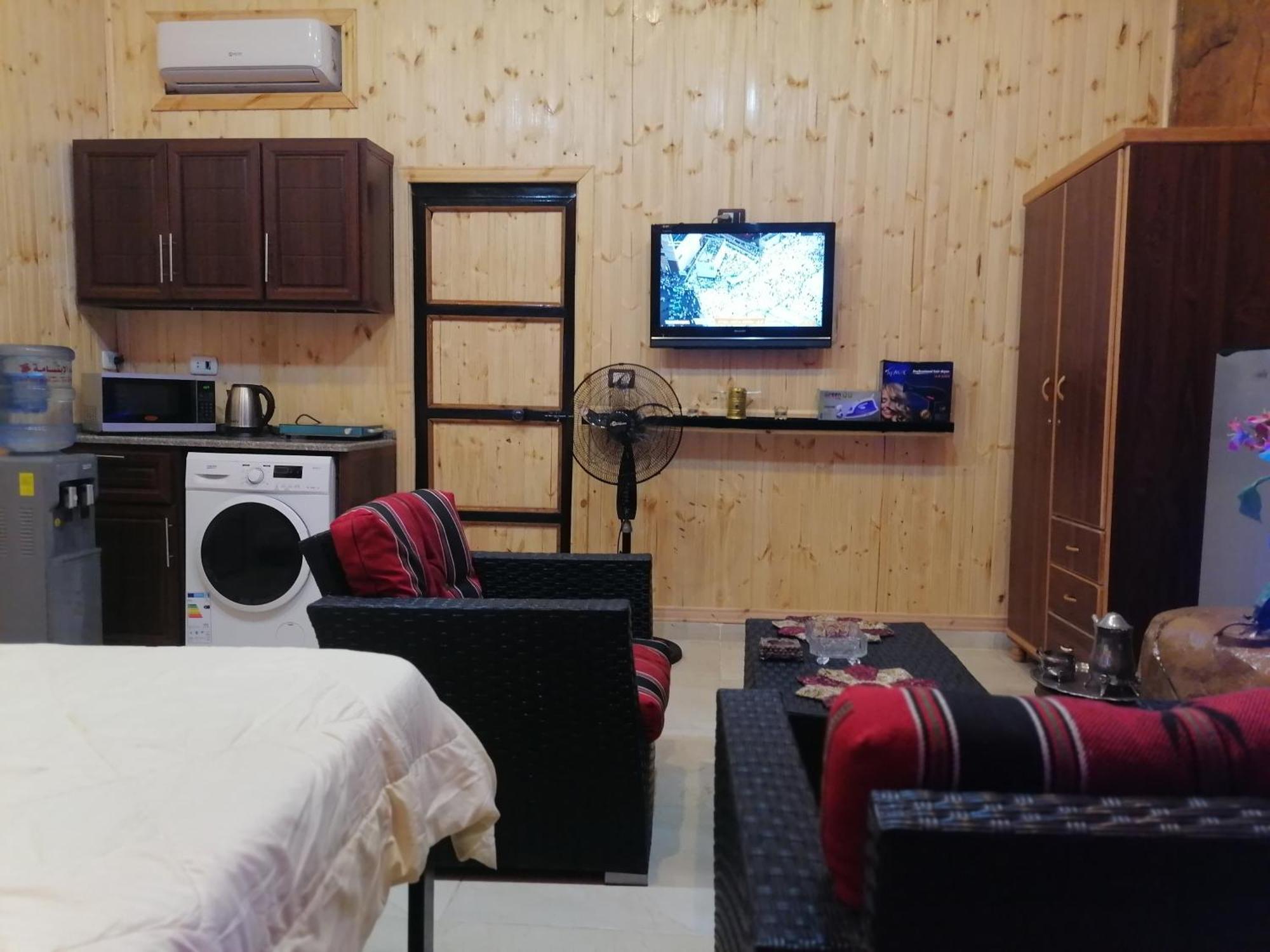 Yaso Roof & Apartments Аман Екстериор снимка